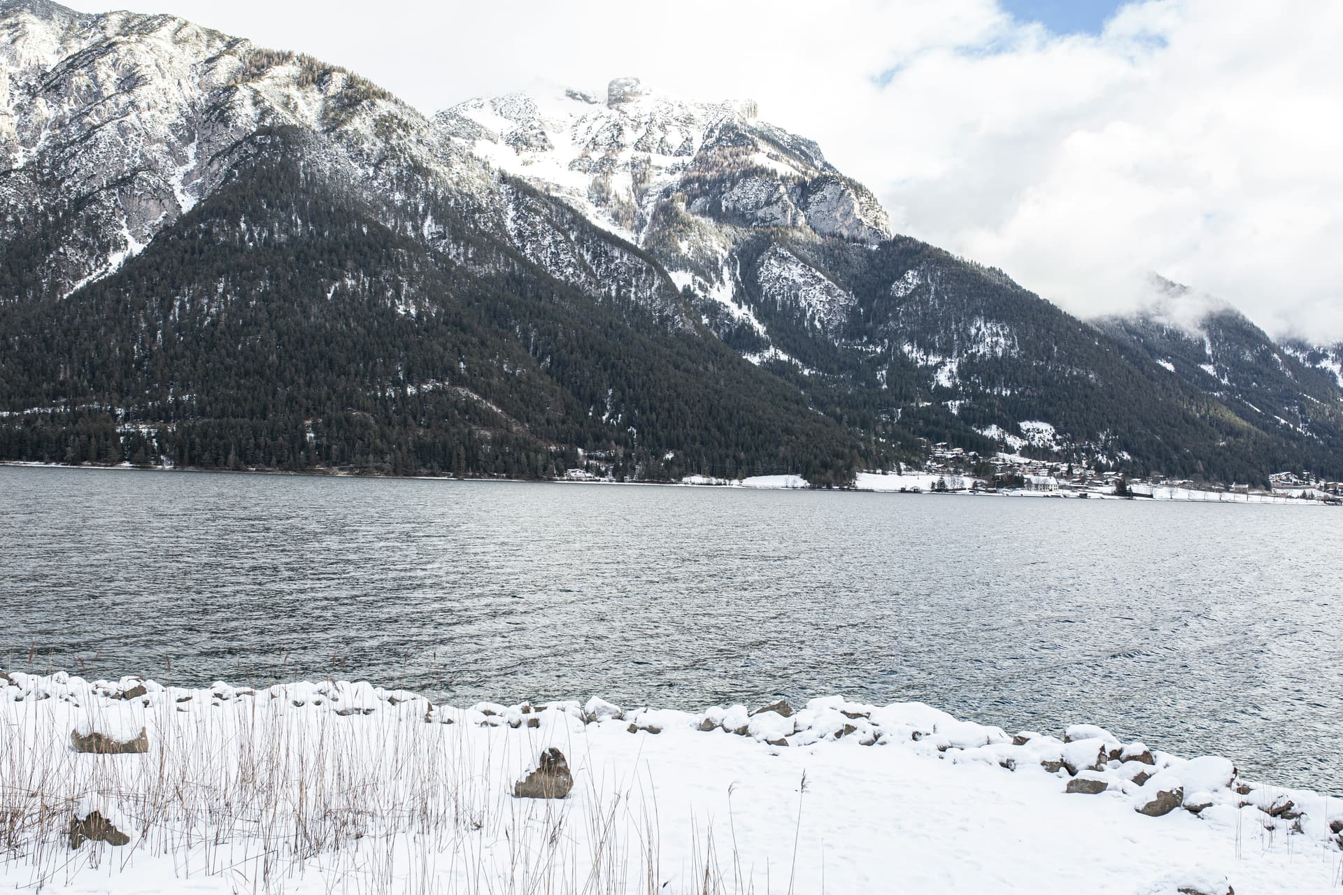 Pertisau-snowy-mountains