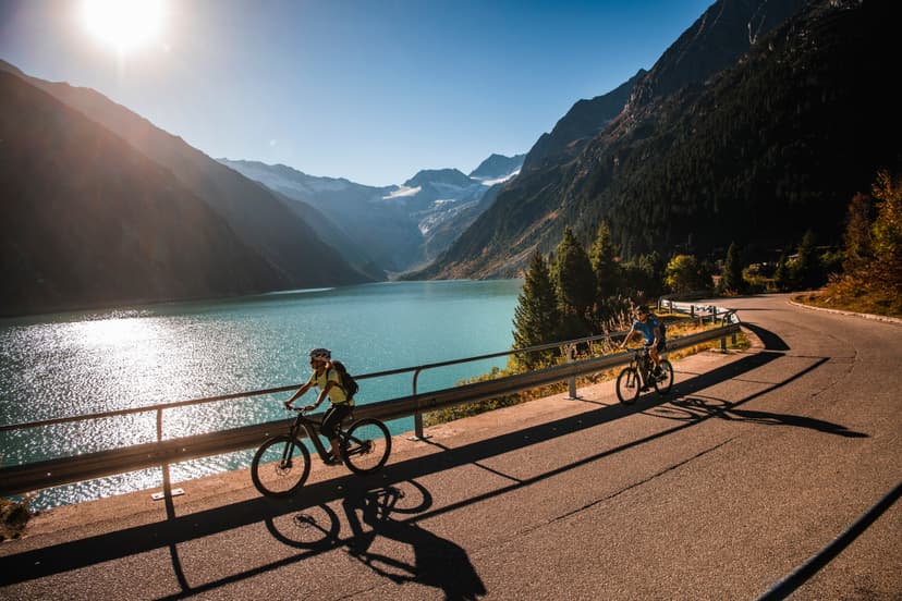cycling-lakeside-Mayrhofen